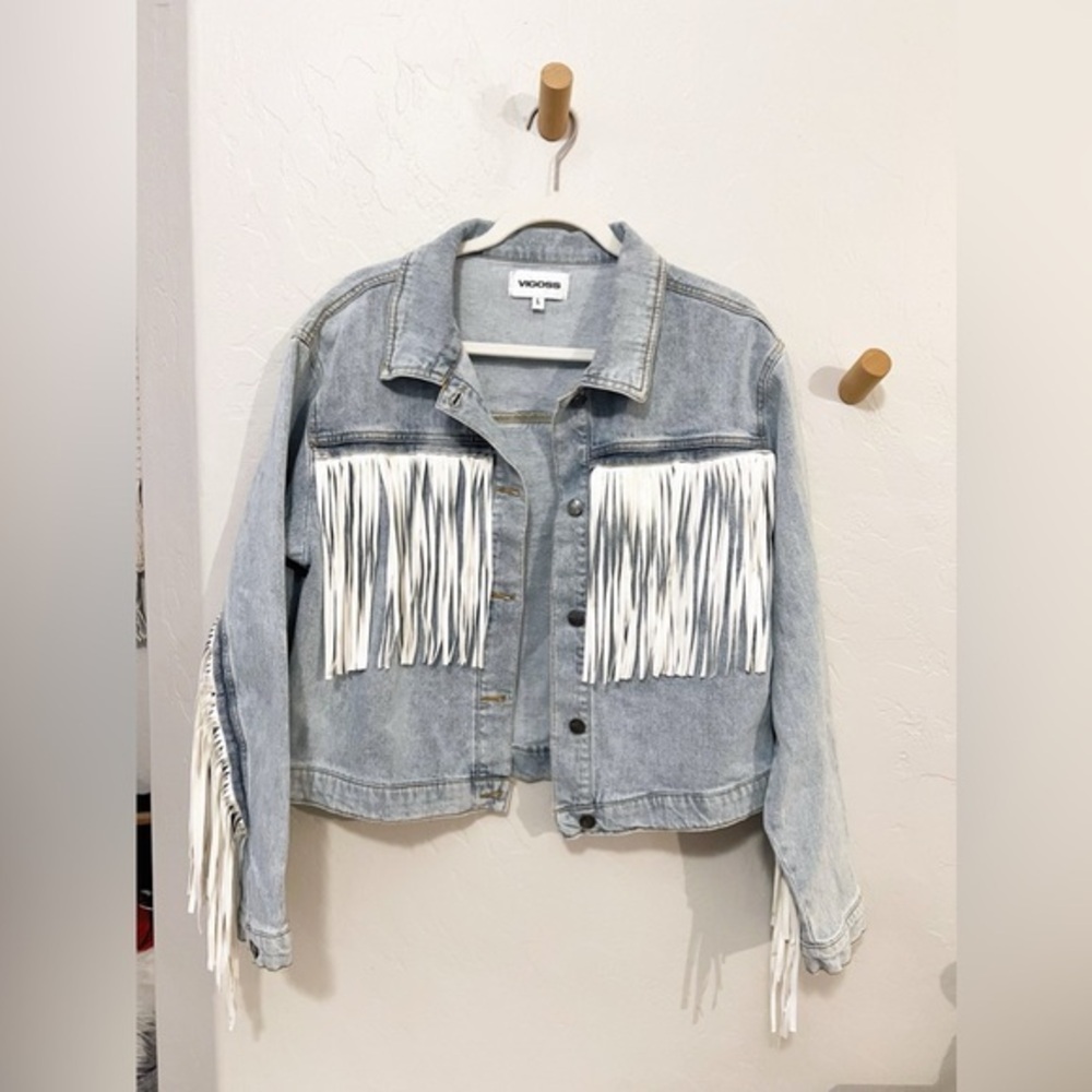 NWT Vigoss denim blue jean jacket with fringe 100% cotton size large